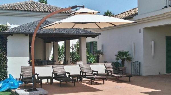 Picture of Arch Offset Patio Umbrella
